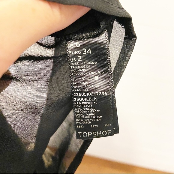 Topshop | Women’s Black and Cream Floral Rose Keyhole Long Sleeve Romper Size 2 - Picture 5 of 9